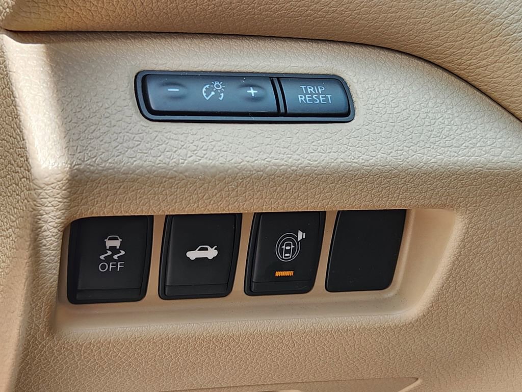 Used 2014 Nissan Altima 2.5 SV w/ Convenience Package image 14