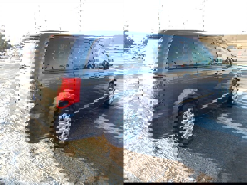 Used 2018 Dodge Grand Caravan SE w/ UConnect Hands-Free Group image 7