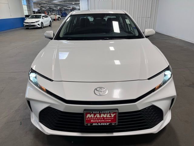 Used 2025 Toyota Camry LE image 8