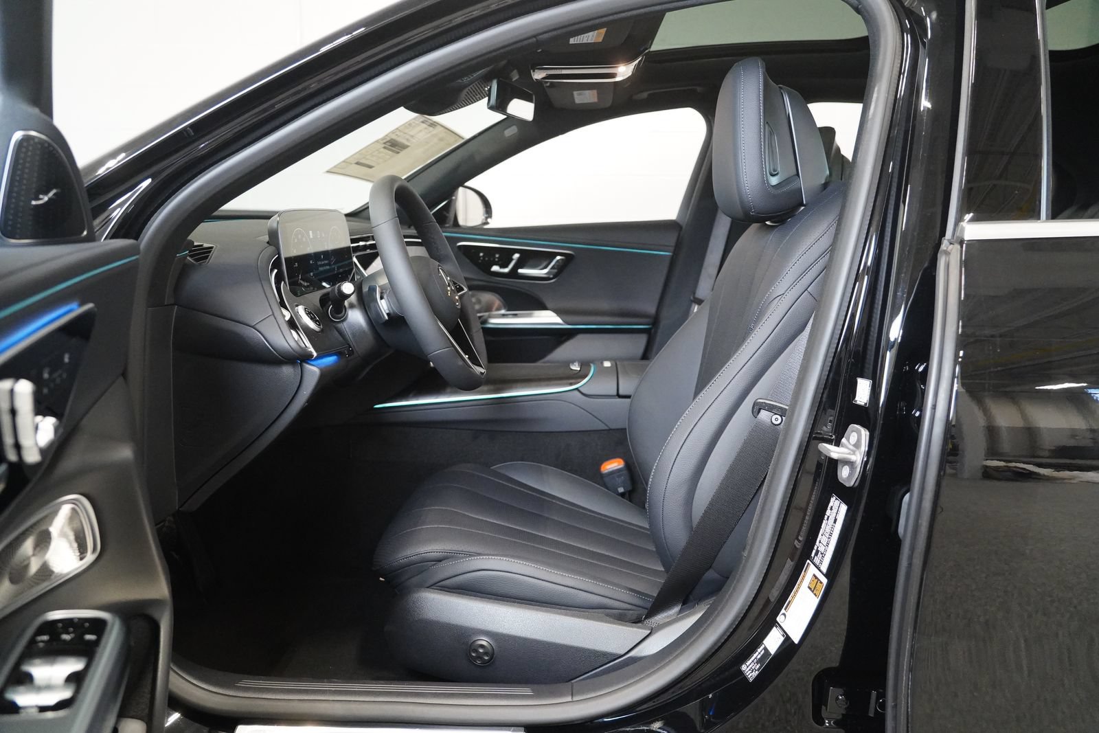 New 2027 Mercedes-Benz E 350 4MATIC Sedan image 14