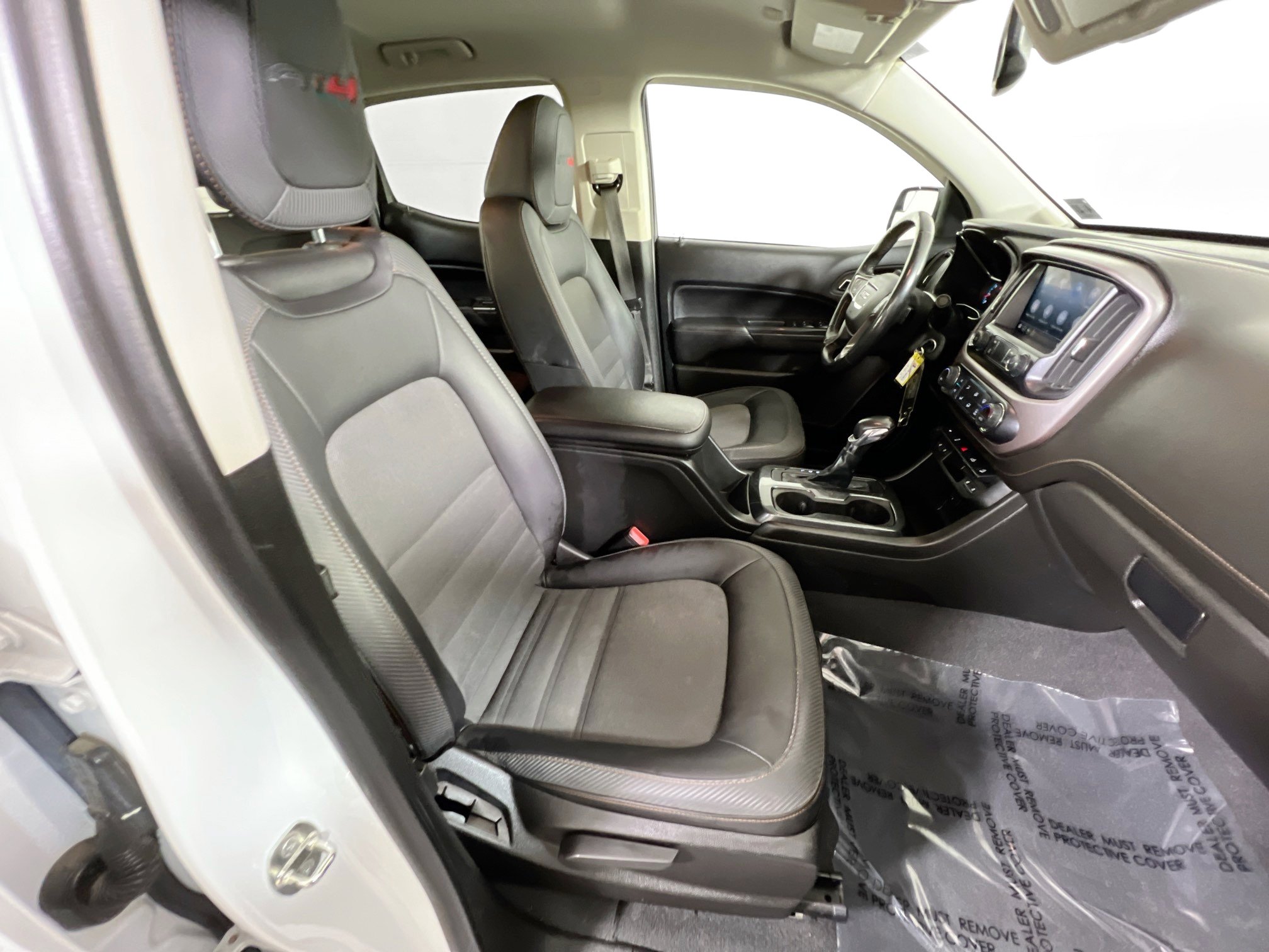 Used 2022 GMC Canyon AT4 image 26