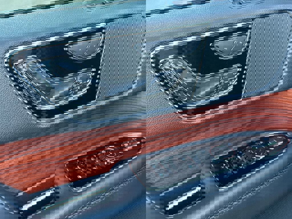 Used 2024 Lincoln Navigator Reserve image 17