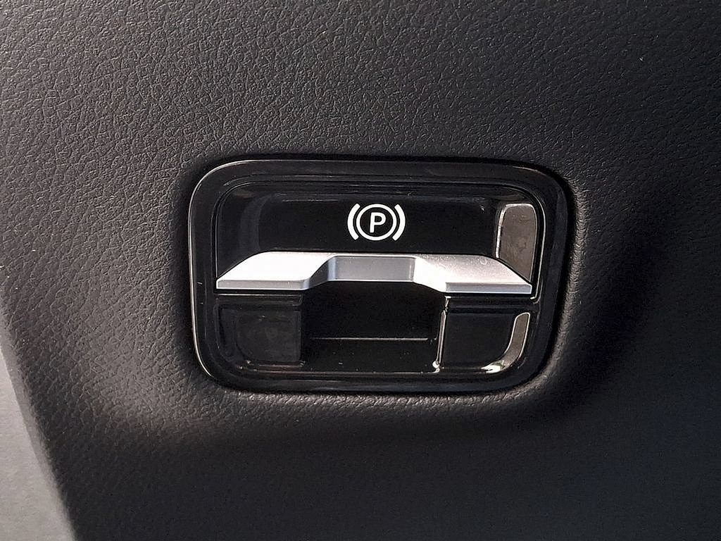 Used 2024 Mercedes-Benz E 350 4MATIC Sedan image 23