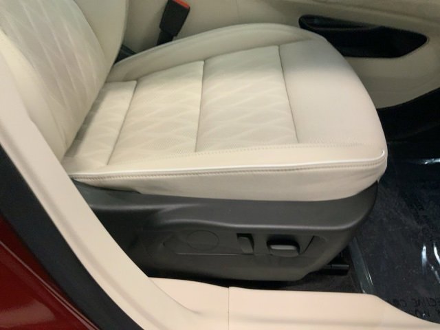 Used 2023 Buick Envision Avenir image 19