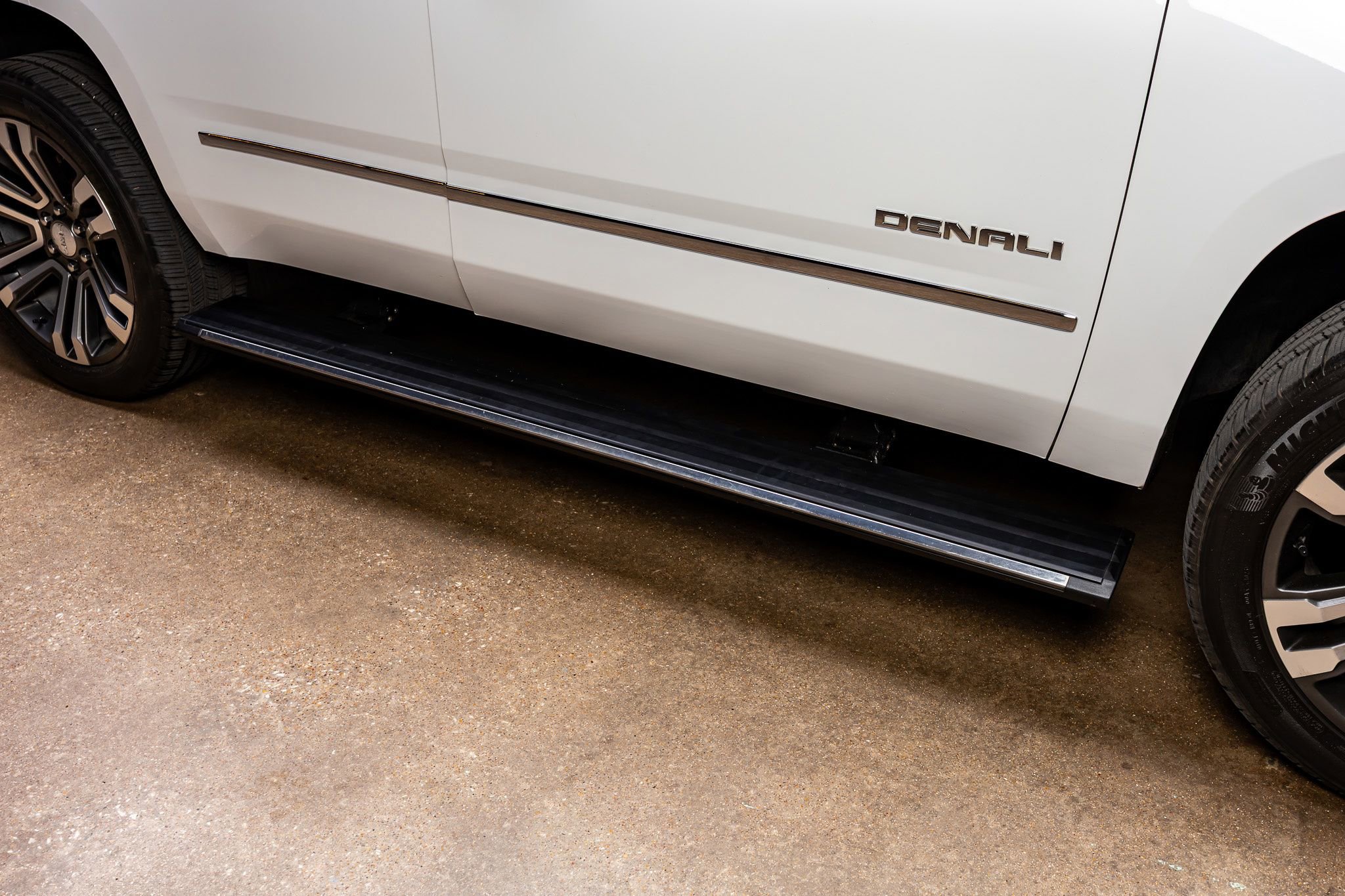 Used 2019 GMC Yukon Denali w/ Denali Ultimate Package image 12
