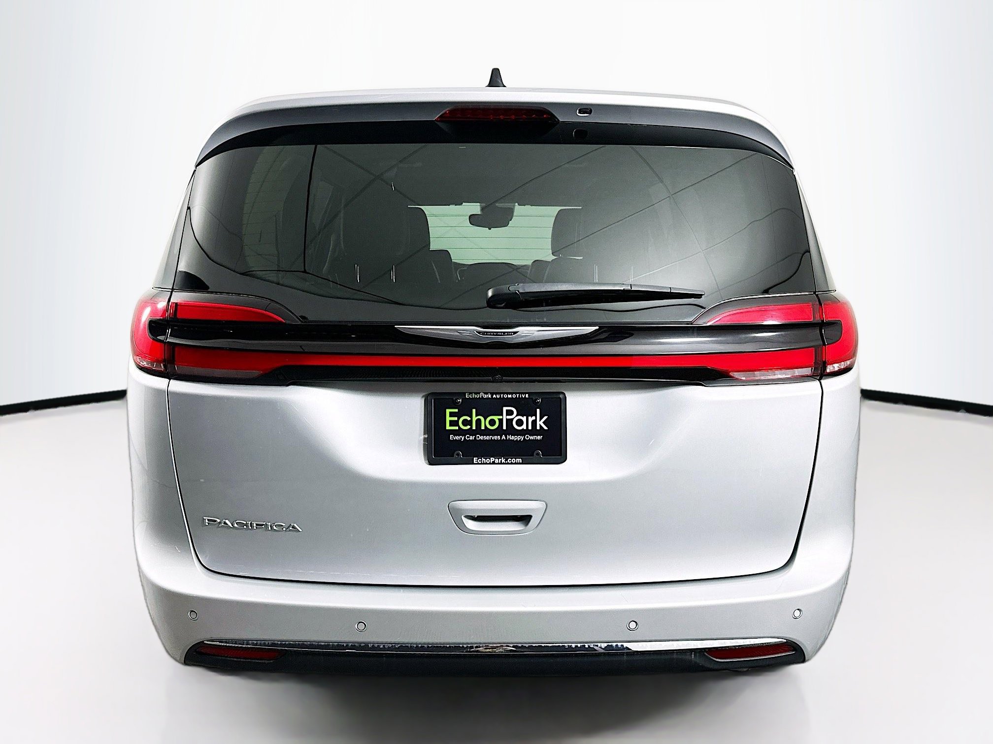 Used 2024 Chrysler Pacifica Touring-L image 7