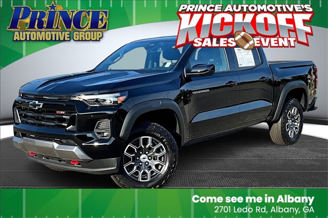 Used 2024 Chevrolet Colorado Z71 w/ Z71 Convenience Package 2