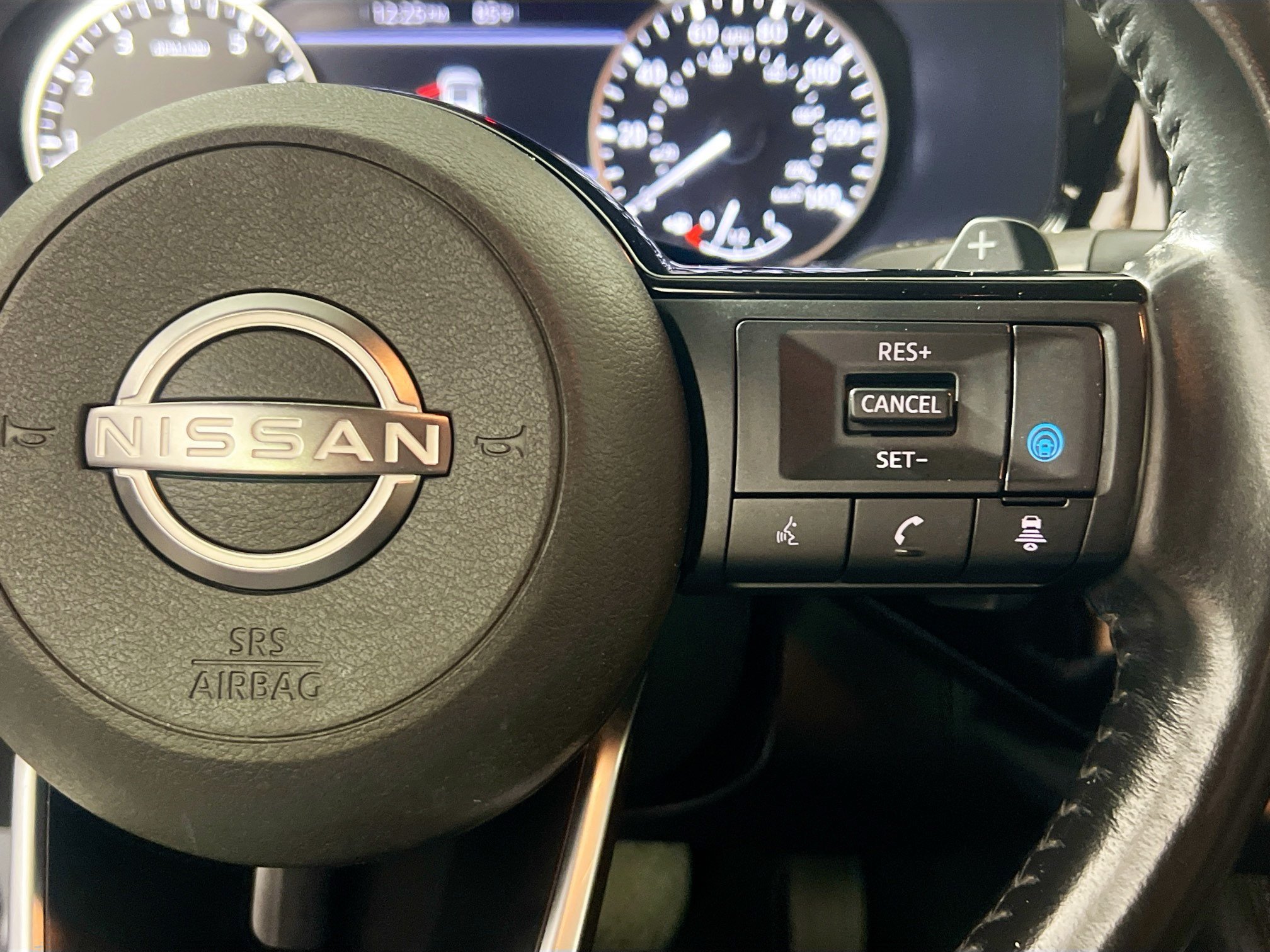 Used 2022 Nissan Pathfinder SV FWD image 19
