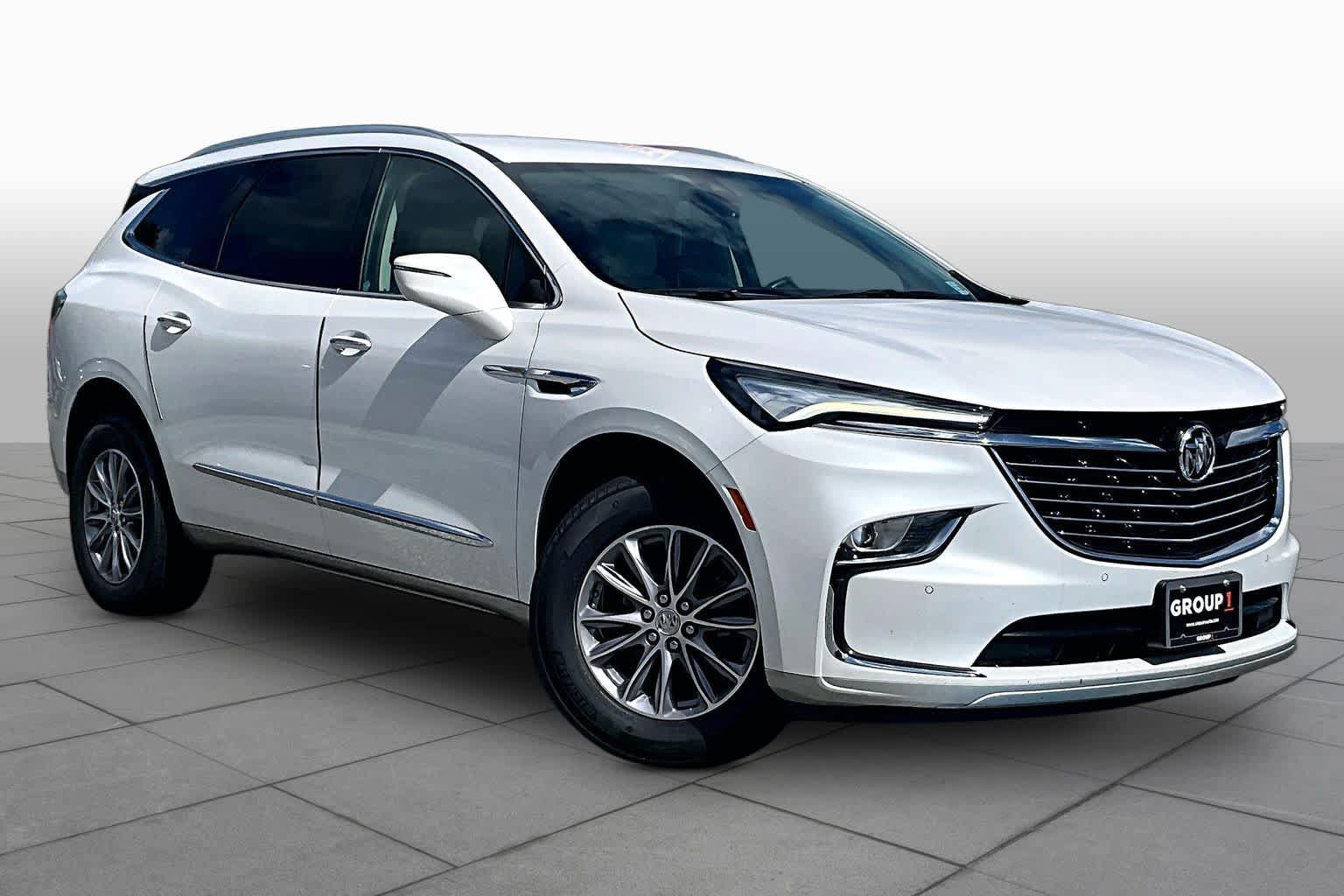 Used 2024 Buick Enclave Essence FWD image 4