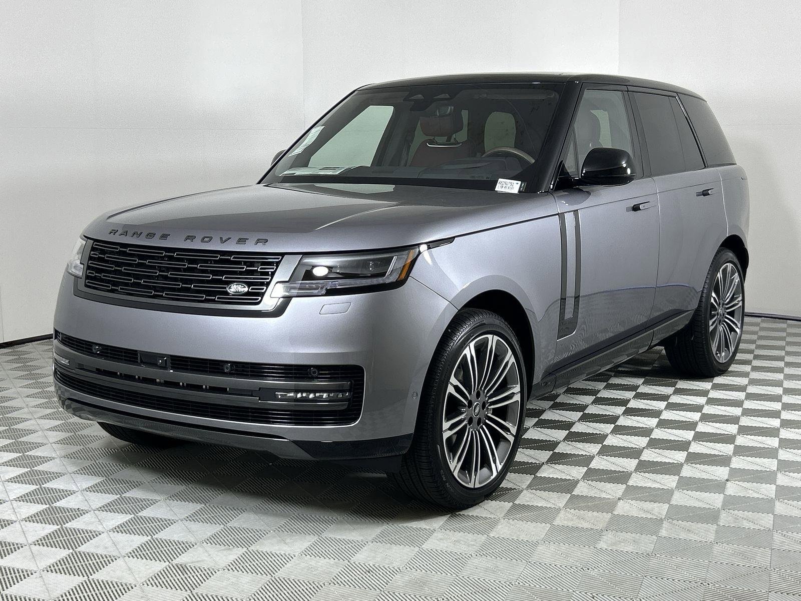 New 2025 Land Rover Range Rover SE