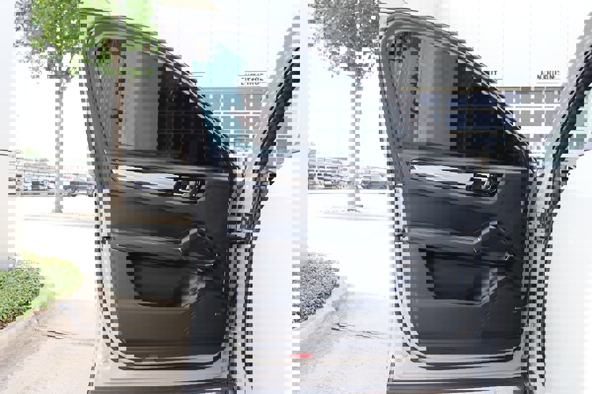 Used 2022 Porsche Cayenne Platinum Edition image 36