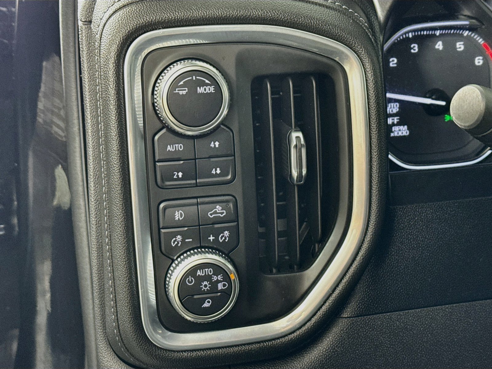 Used 2021 GMC Sierra 1500 Elevation AWD/4WD image 10