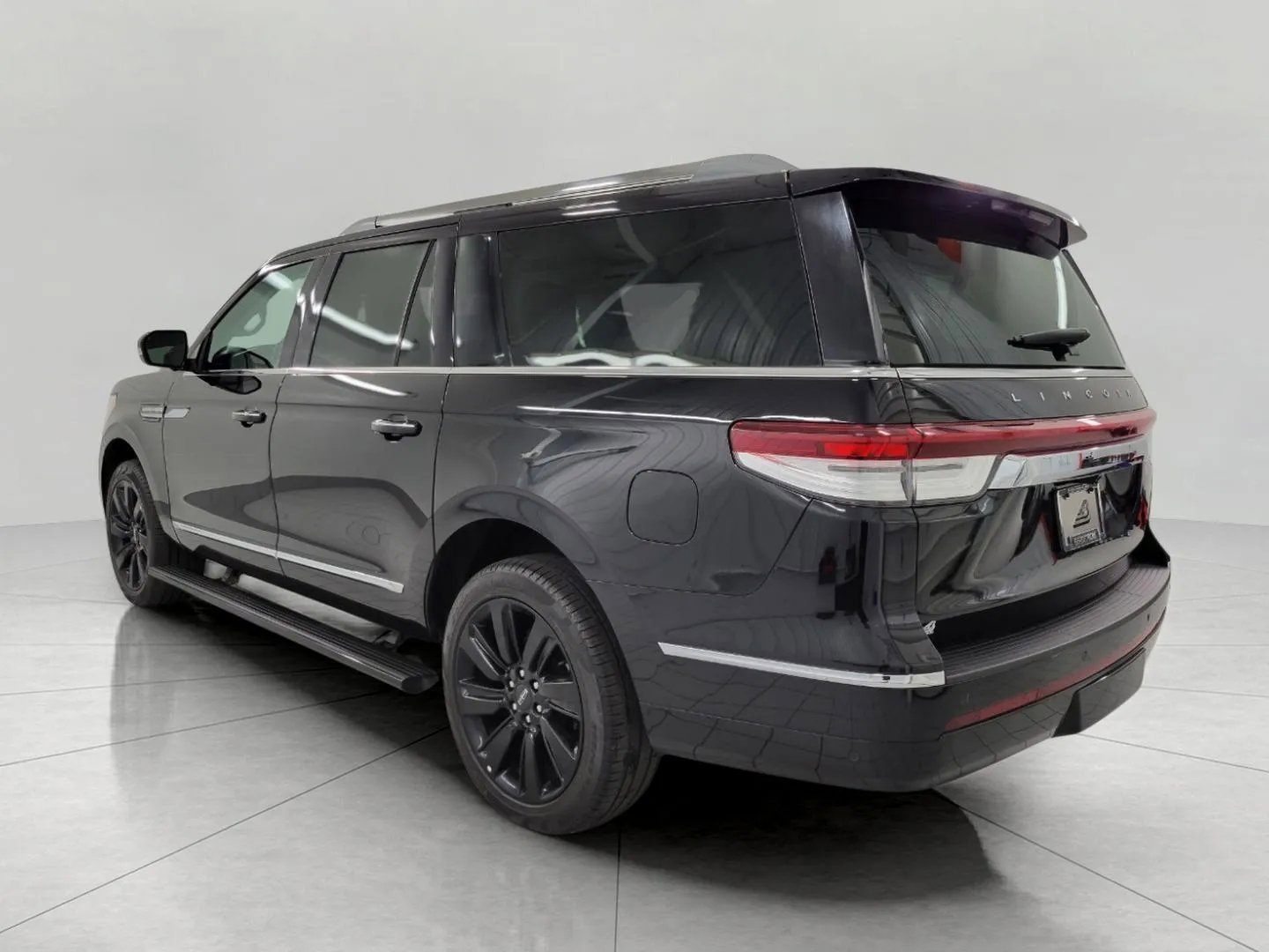 Used 2024 Lincoln Navigator L Reserve AWD/4WD image 22