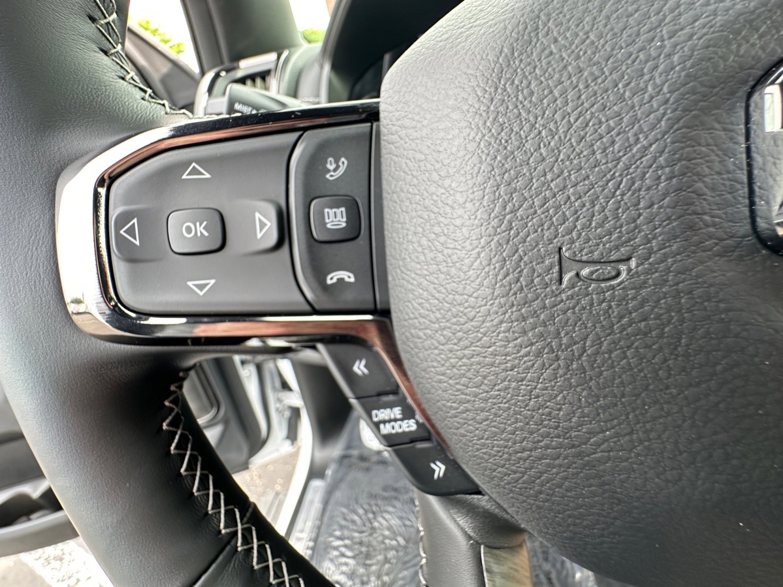New 2025 RAM 1500 Limited image 22