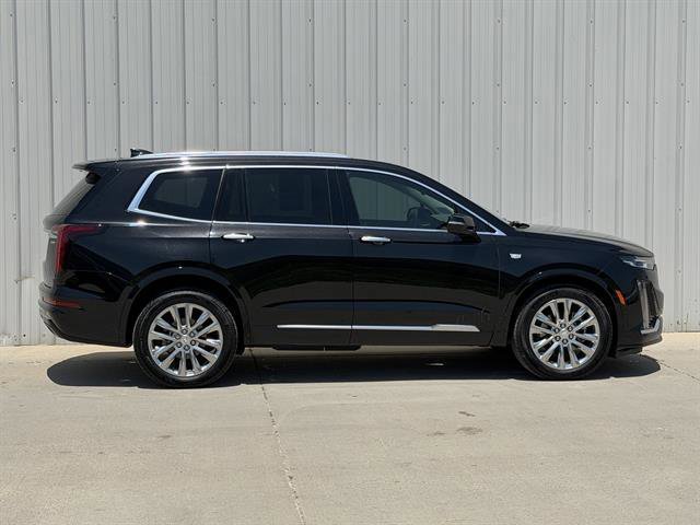 Certified 2022 Cadillac XT6 Premium Luxury w/ Technology Package AWD/4WD image 3