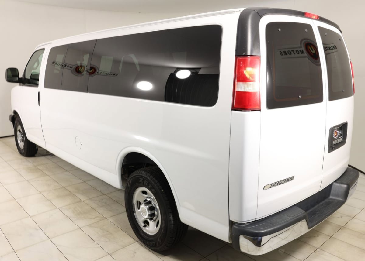 Used 2019 Chevrolet Express 3500 LT w/ LT Preferred Equipment Group RWD image 4