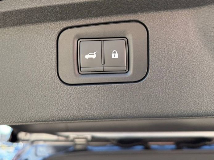 New 2025 Nissan Armada SL w/ Captain's Chari Seat Package image 29