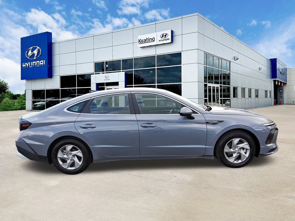 Used 2025 Hyundai Sonata SE FWD image 4