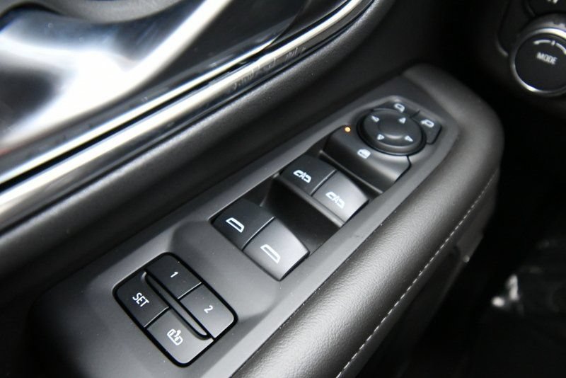 Used 2024 Chevrolet Suburban LT AWD/4WD image 21