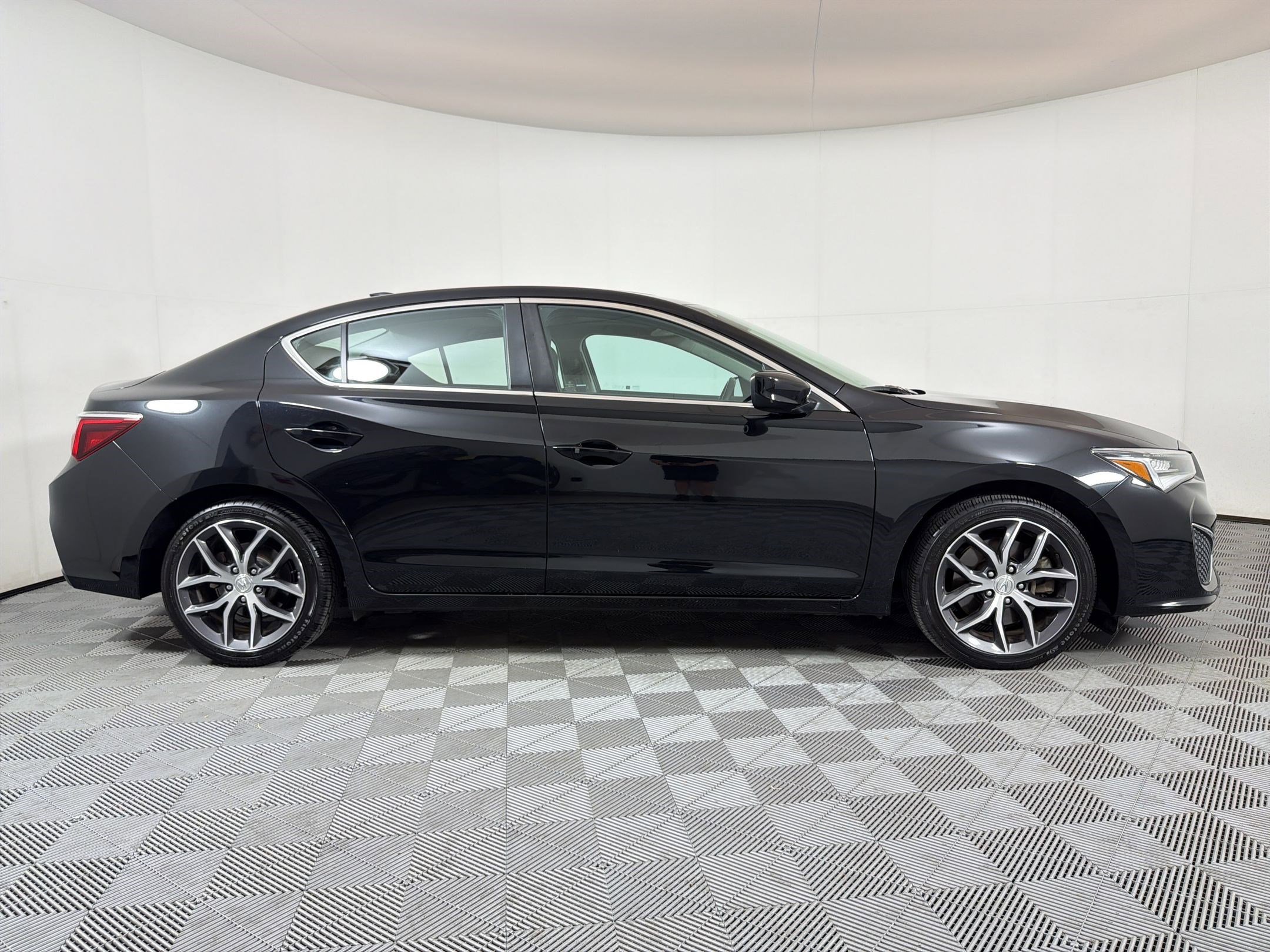 Used 2020 Acura ILX w/ Premium Package FWD image 7