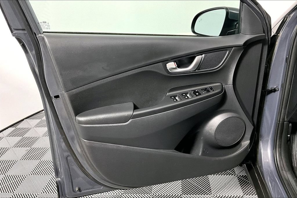 Used 2023 Hyundai Kona SEL w/ Convenience Package FWD image 23