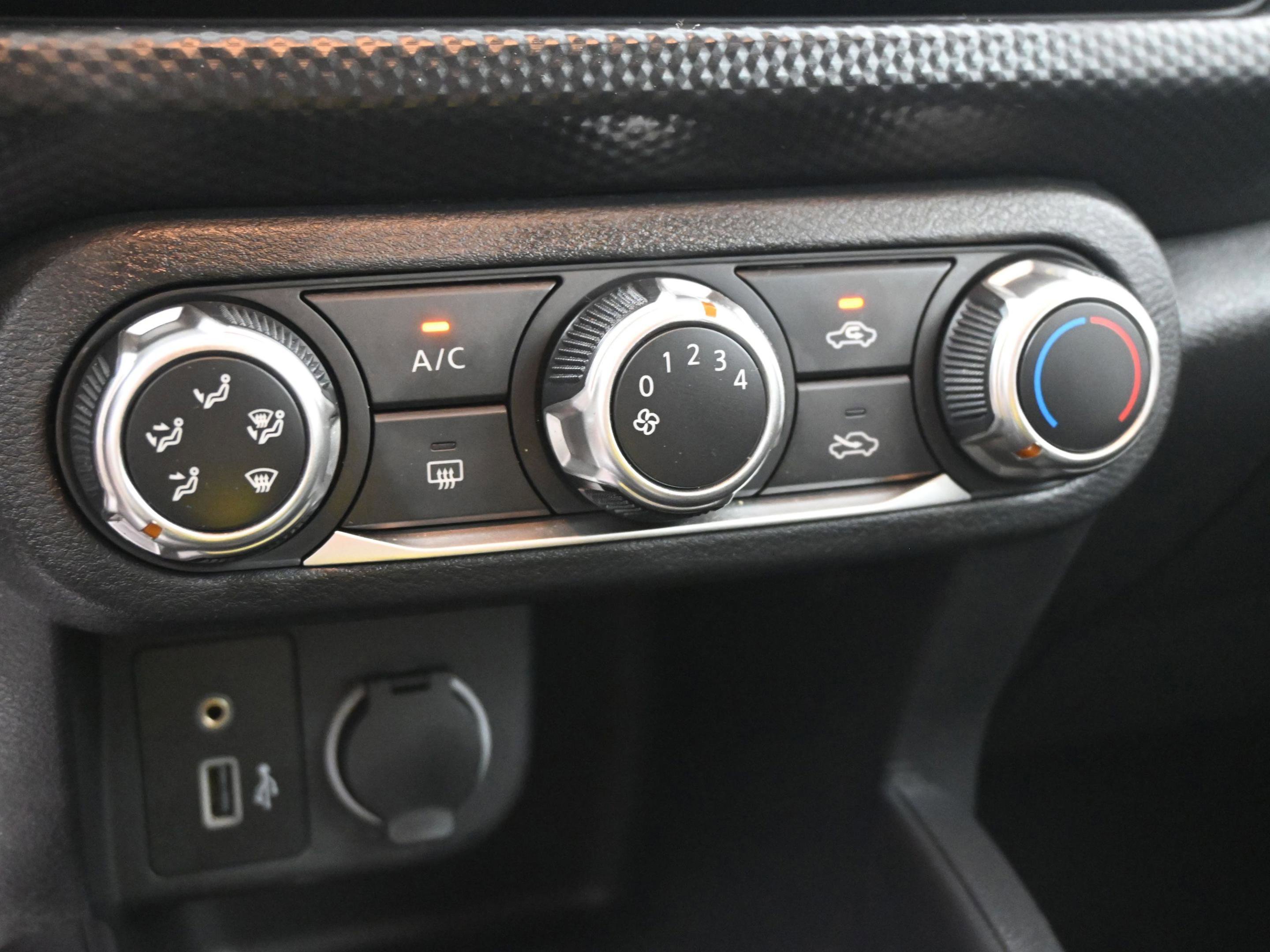 Used 2024 Nissan Kicks S image 29