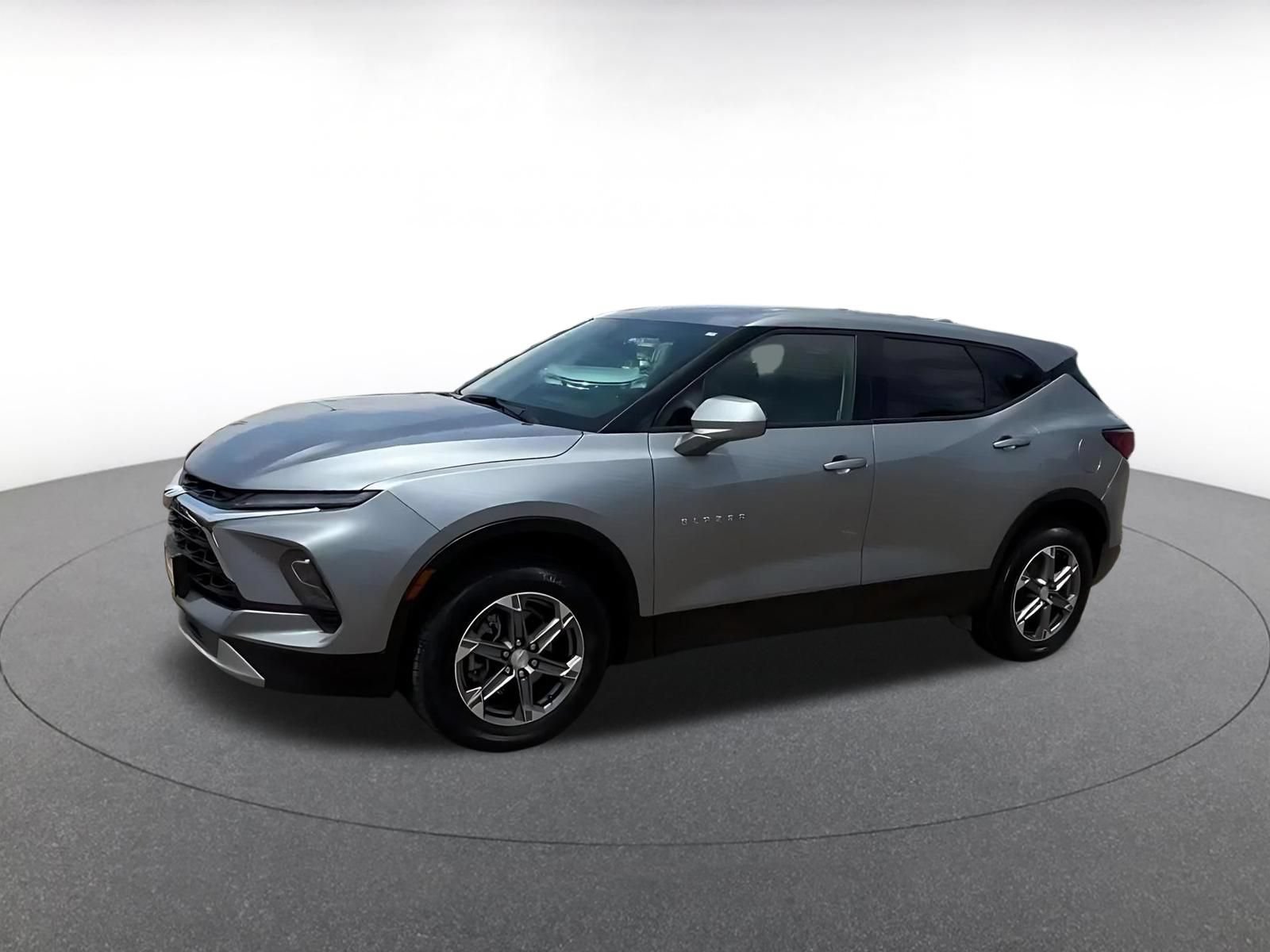 Used 2025 Chevrolet Blazer LT FWD image 6