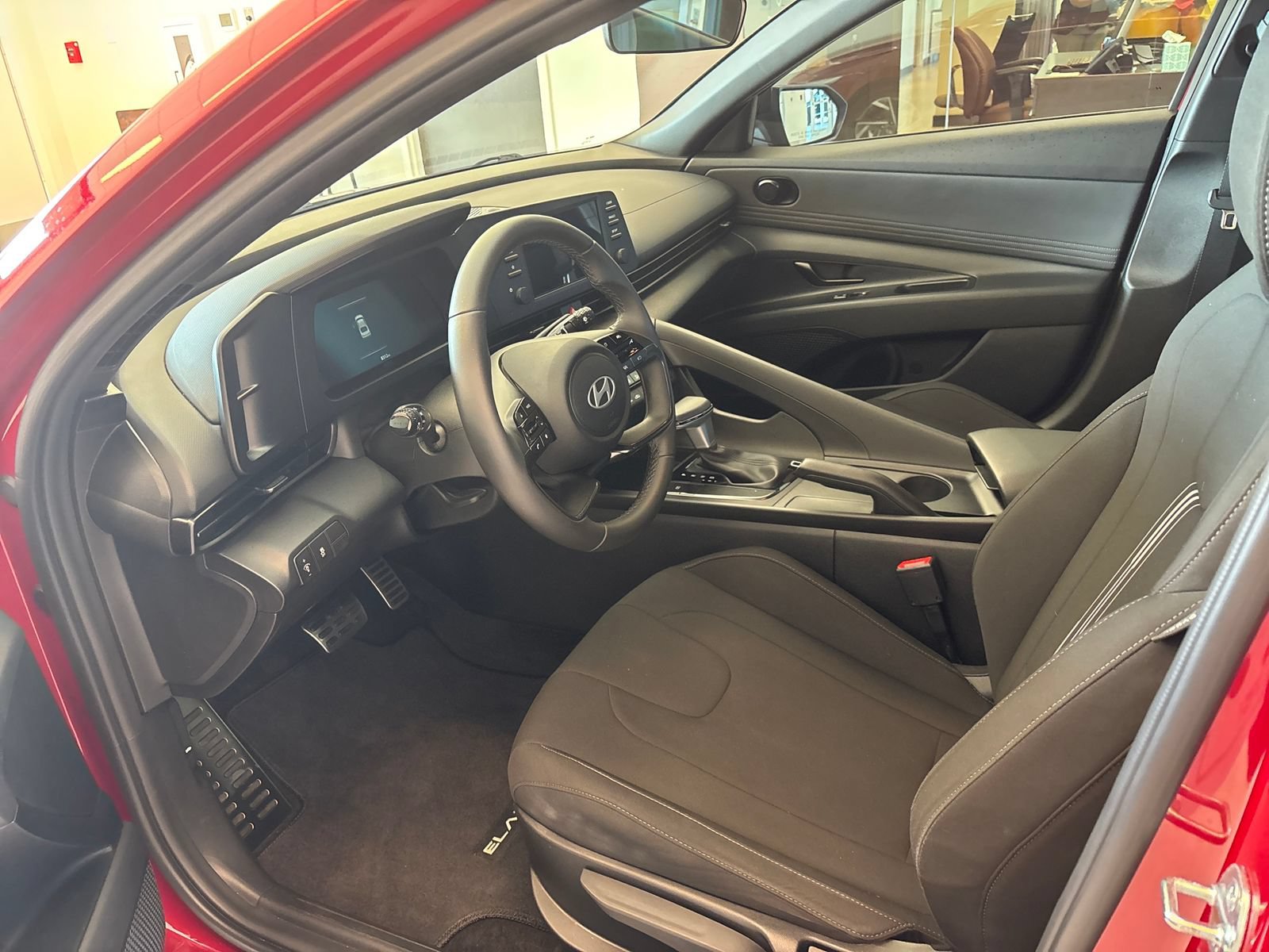 Used 2025 Hyundai Elantra Sport FWD image 12