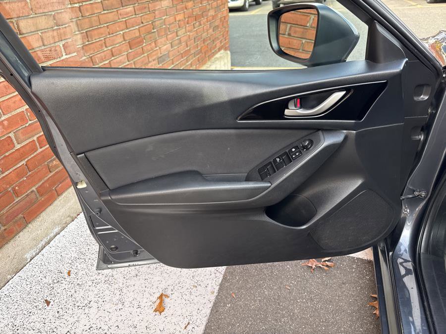 Used 2015 MAZDA MAZDA3 i Sport image 28