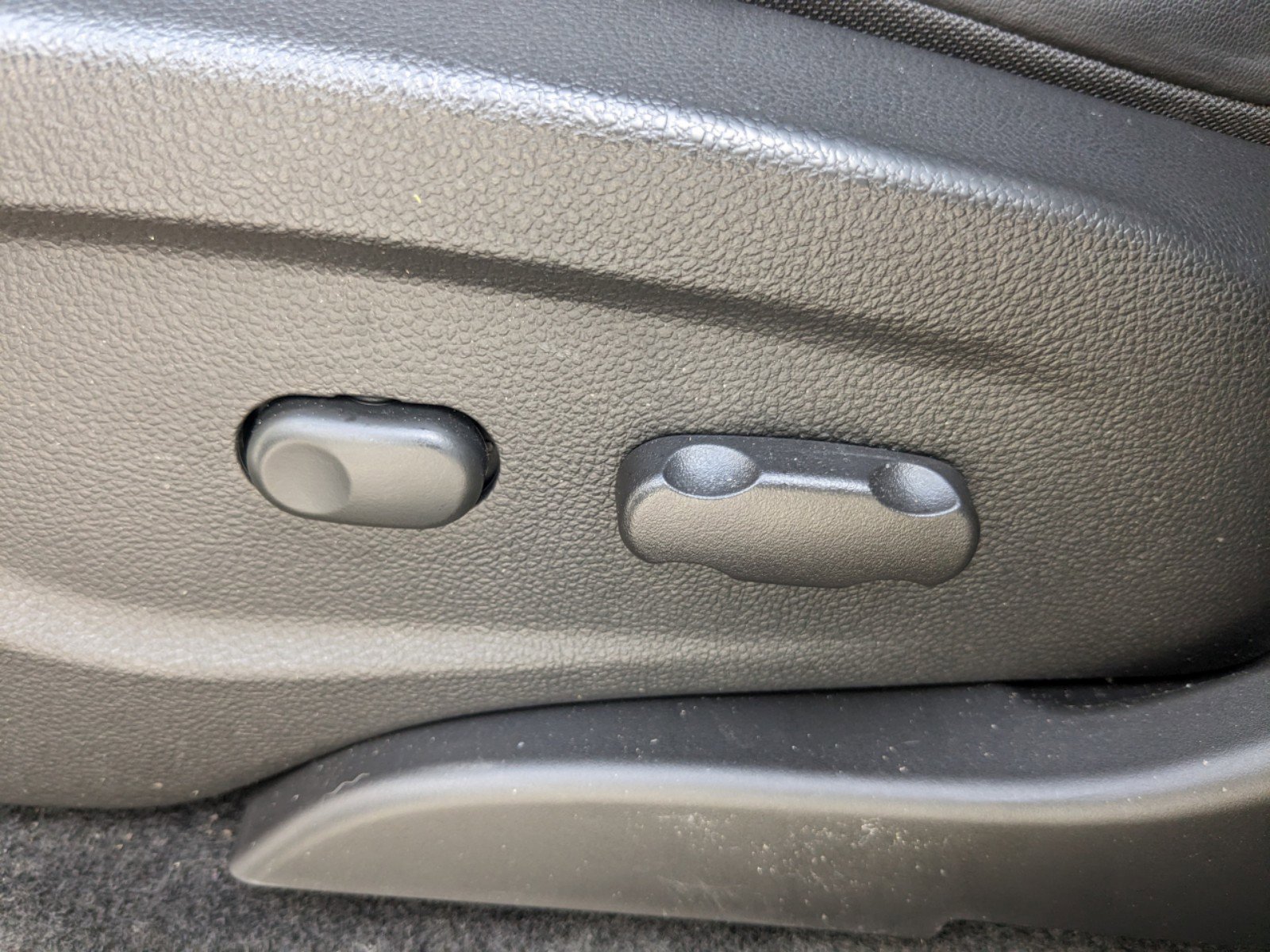 Used 2021 Buick Encore Preferred w/ Safety Package II image 20