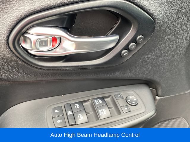 Used 2021 Jeep Cherokee Trailhawk w/ Sun, Sound & Nav Group AWD/4WD image 19