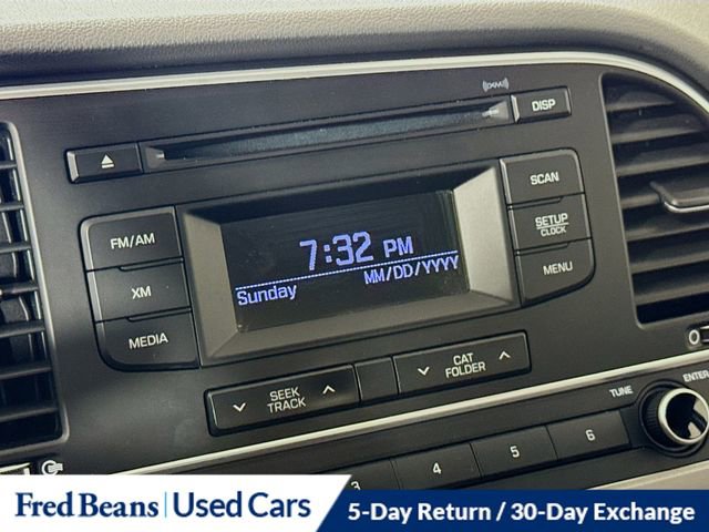 Used 2017 Hyundai Elantra SE image 14