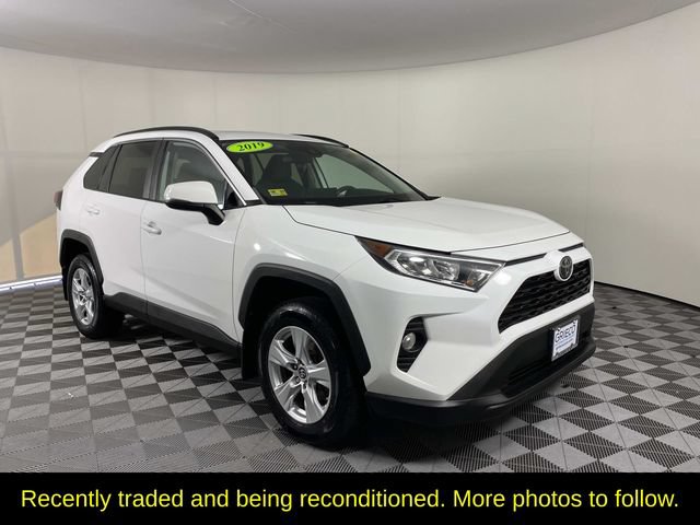 Used 2019 Toyota RAV4 XLE w/ Convenience Package AWD/4WD image 1