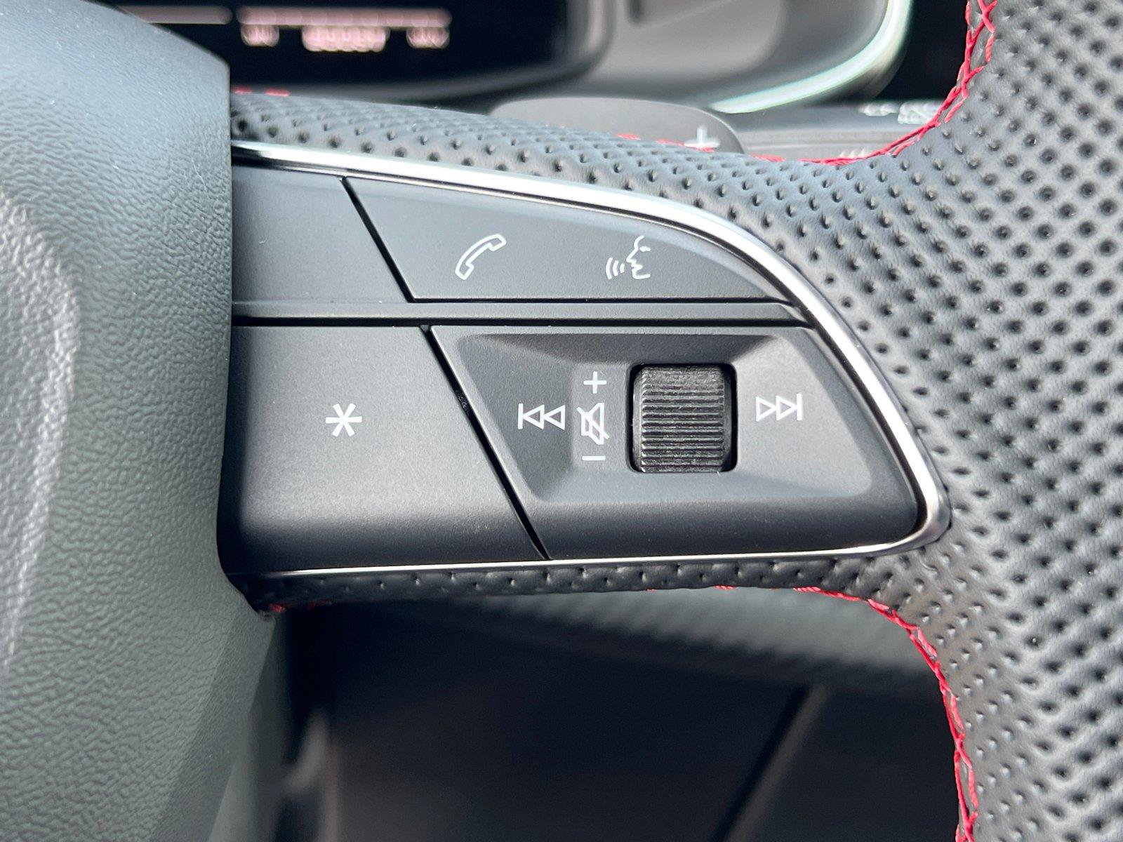 New 2026 Audi SQ8 Prestige AWD/4WD image 19