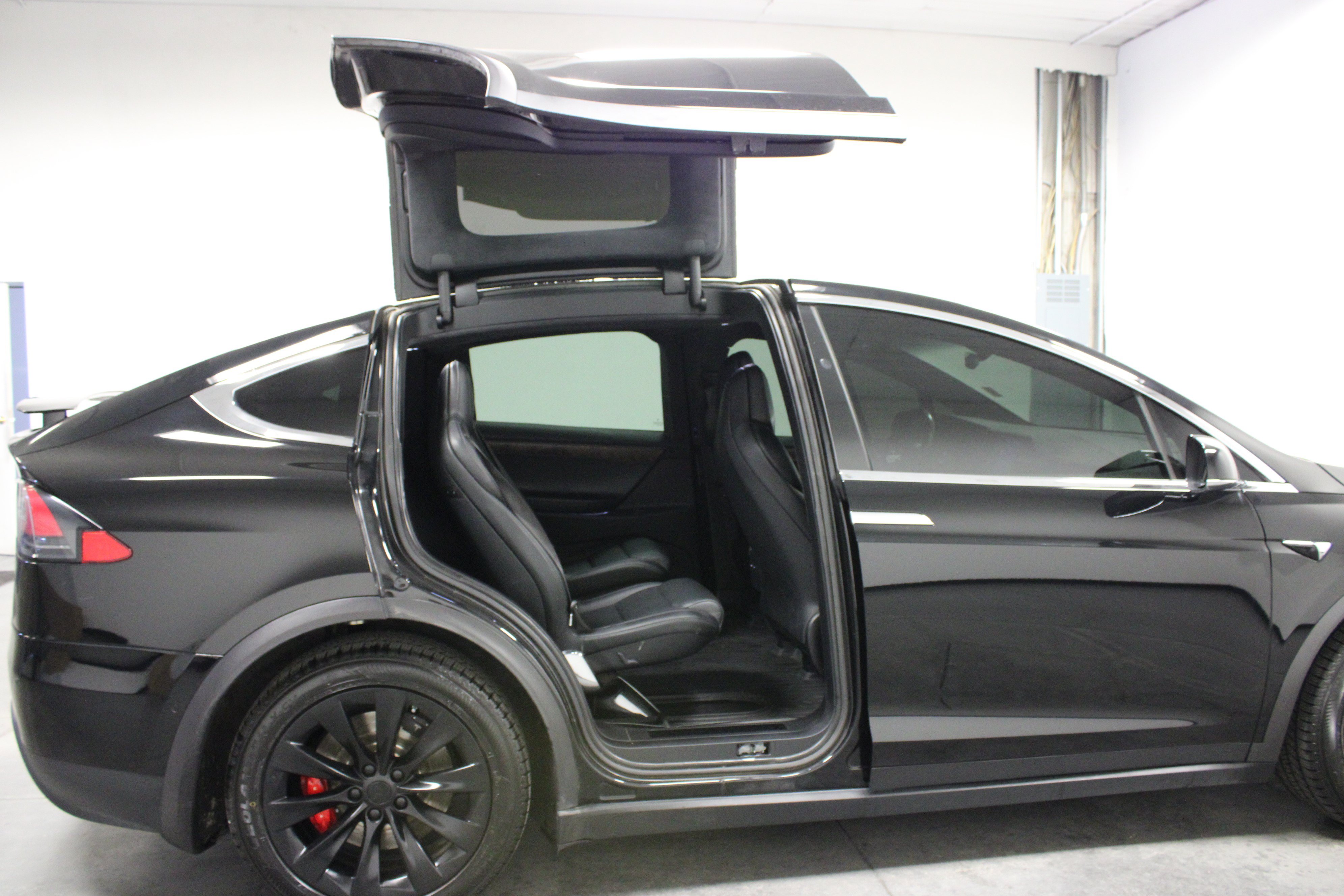 Used 2019 Tesla Model X Performance AWD/4WD image 18