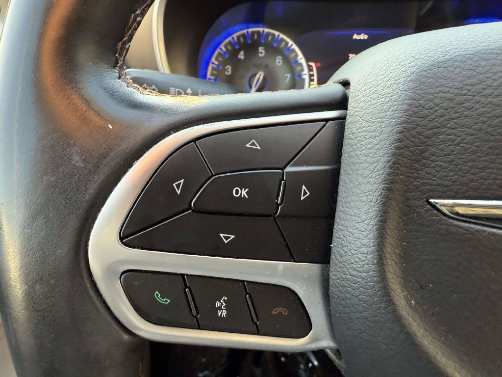 Used 2018 Chrysler Pacifica Touring-L Plus w/ Tire & Wheel Group FWD image 24