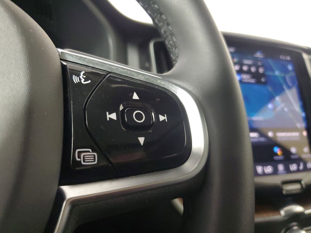 Certified 2024 Volvo XC60 B5 Plus w/ Protection Package Premier AWD/4WD image 26