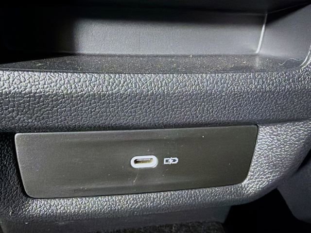 Used 2025 Volkswagen Taos SEL image 28