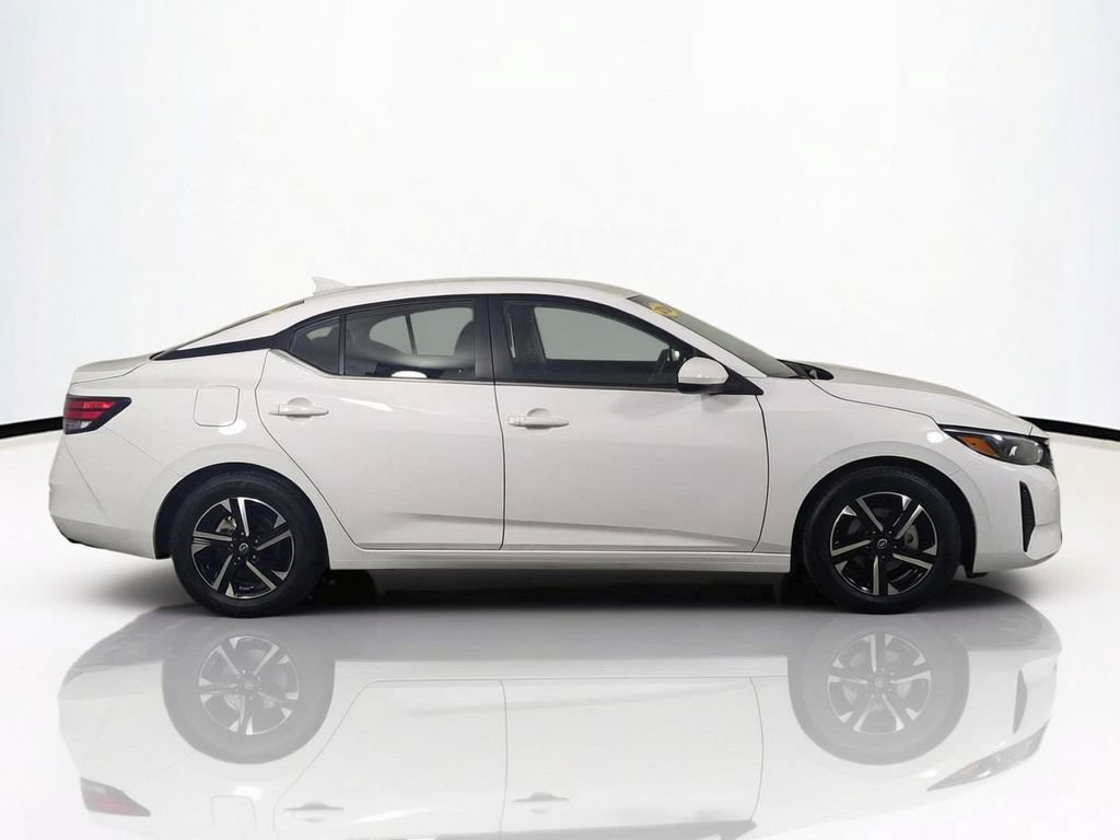 Used 2025 Nissan Sentra SV FWD image 4
