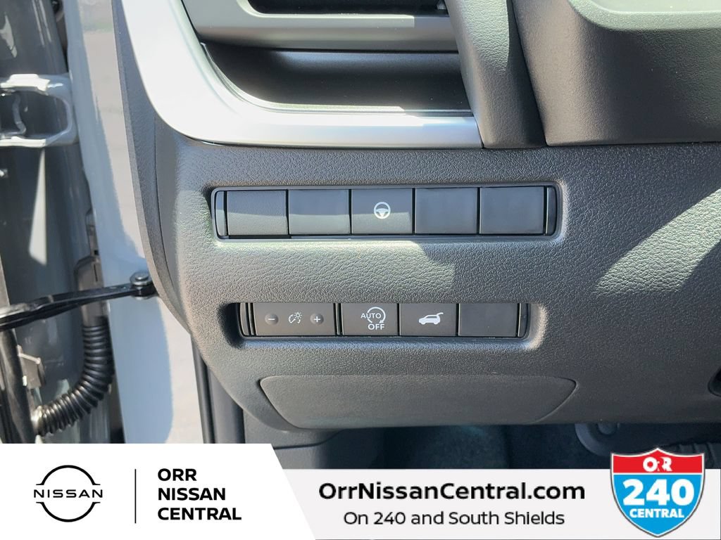 New 2026 Nissan Rogue SV FWD image 18