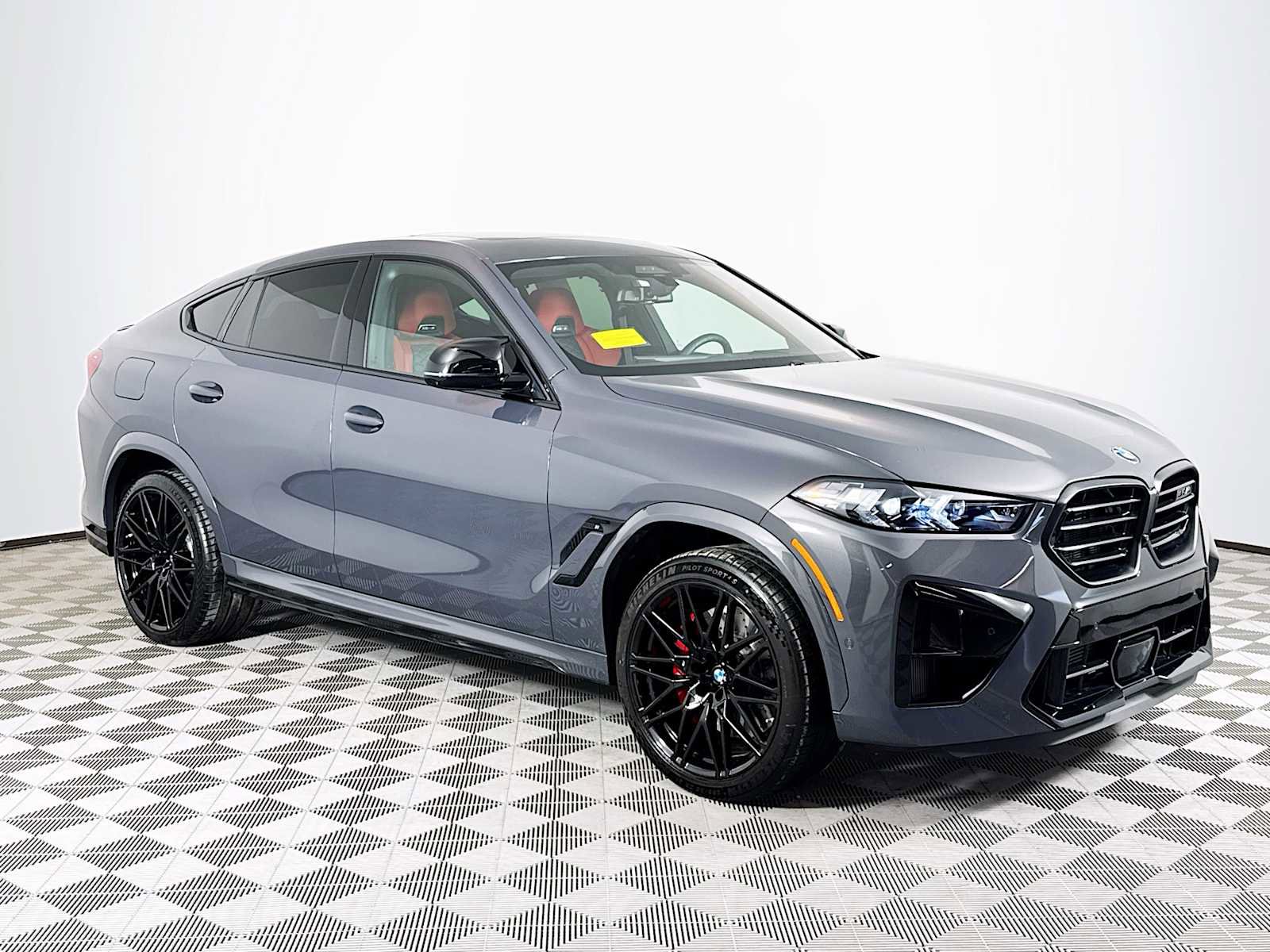 Used 2026 BMW X6 M Competition w/ Executive Package image 3