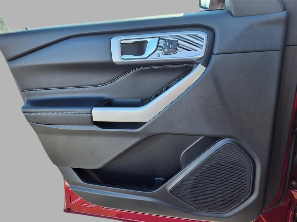 Used 2022 Ford Explorer Limited w/ Equipment Group 301A image 17