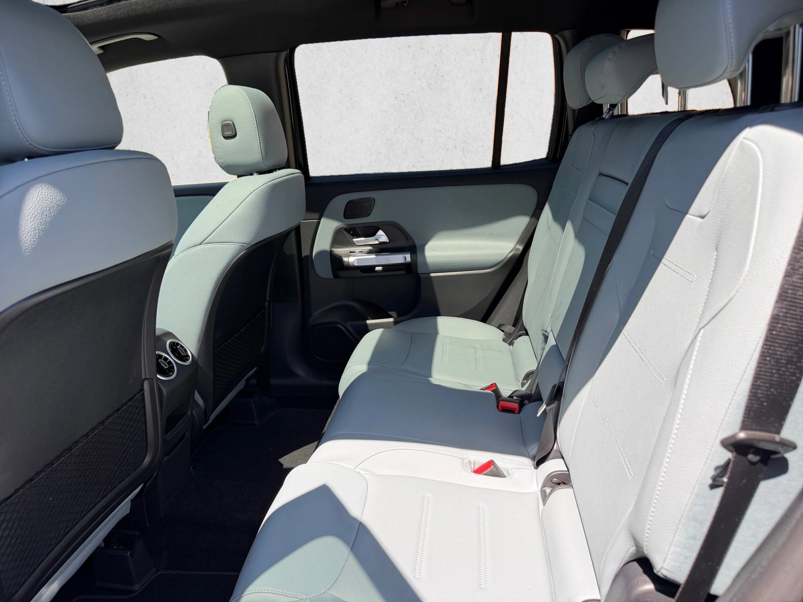 New 2026 Mercedes-Benz GLB 250 4MATIC image 17