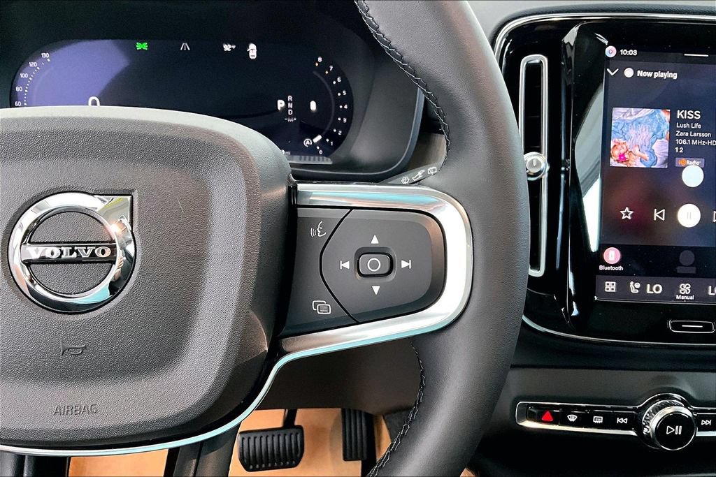 New 2026 Volvo XC40 B5 Core w/ Protection Package Premier AWD/4WD image 13