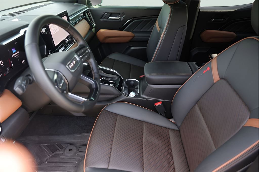 Used 2026 GMC Canyon AT4 w/ Technology Plus Package image 12