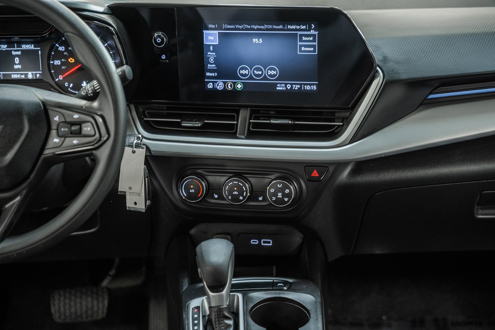 Used 2024 Chevrolet Trax LS w/ LS Convenience Package FWD image 18