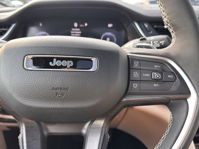 Used 2025 Jeep Grand Cherokee L Limited w/ Luxury Tech Group II AWD/4WD image 23
