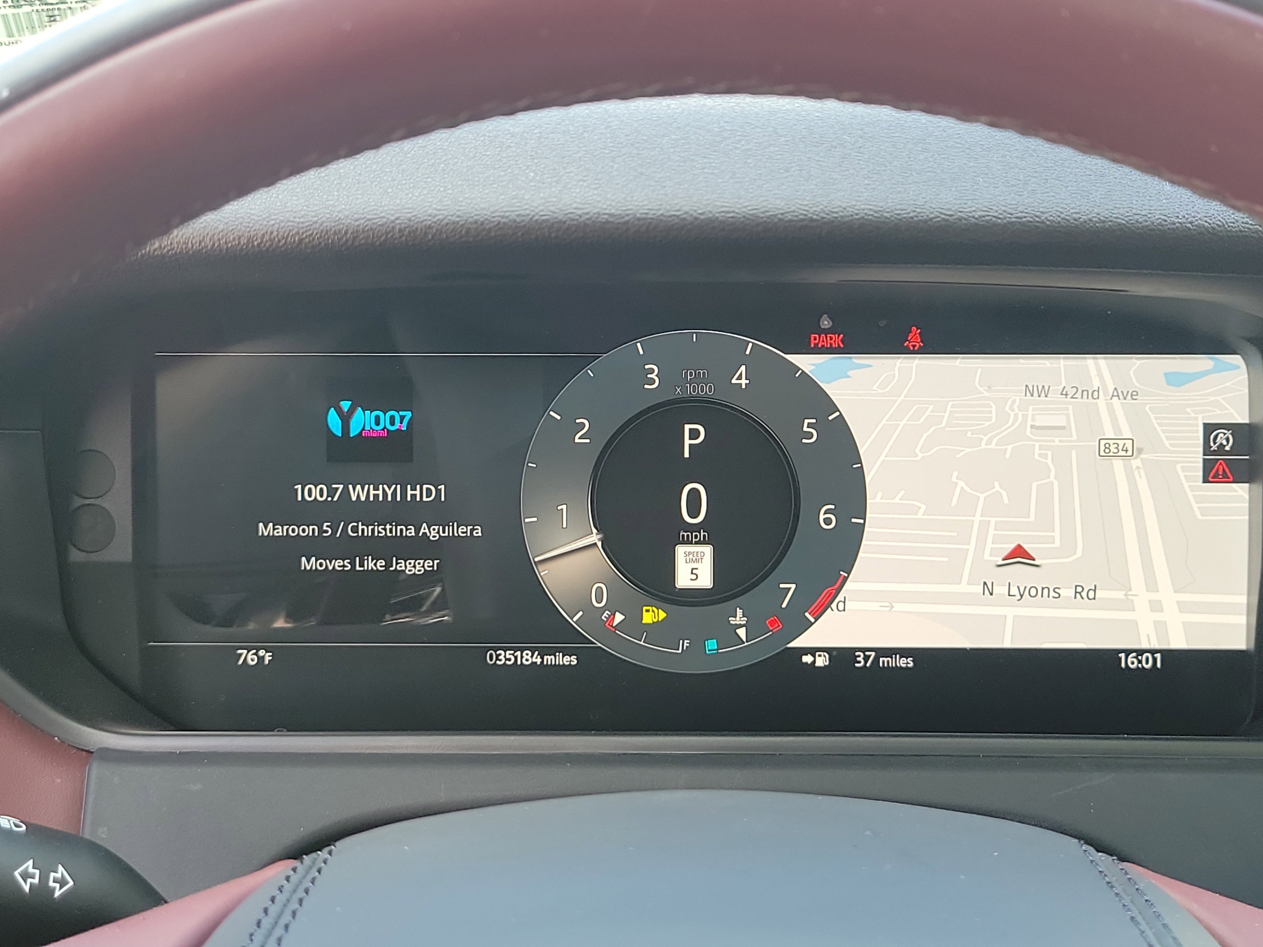 Used 2024 Land Rover Range Rover Velar Dynamic HSE image 28