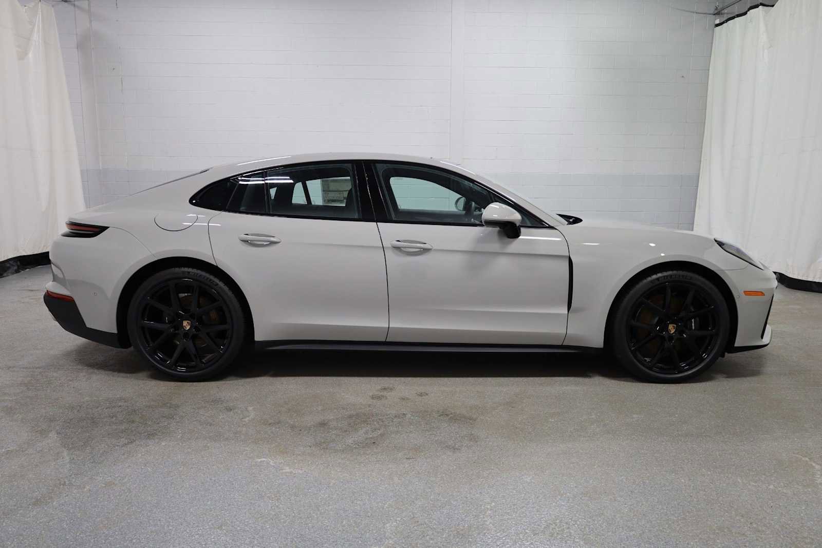 New 2026 Porsche Panamera image 10