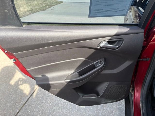 Used 2014 Ford Focus SE w/ Equipment Group 201A FWD image 18
